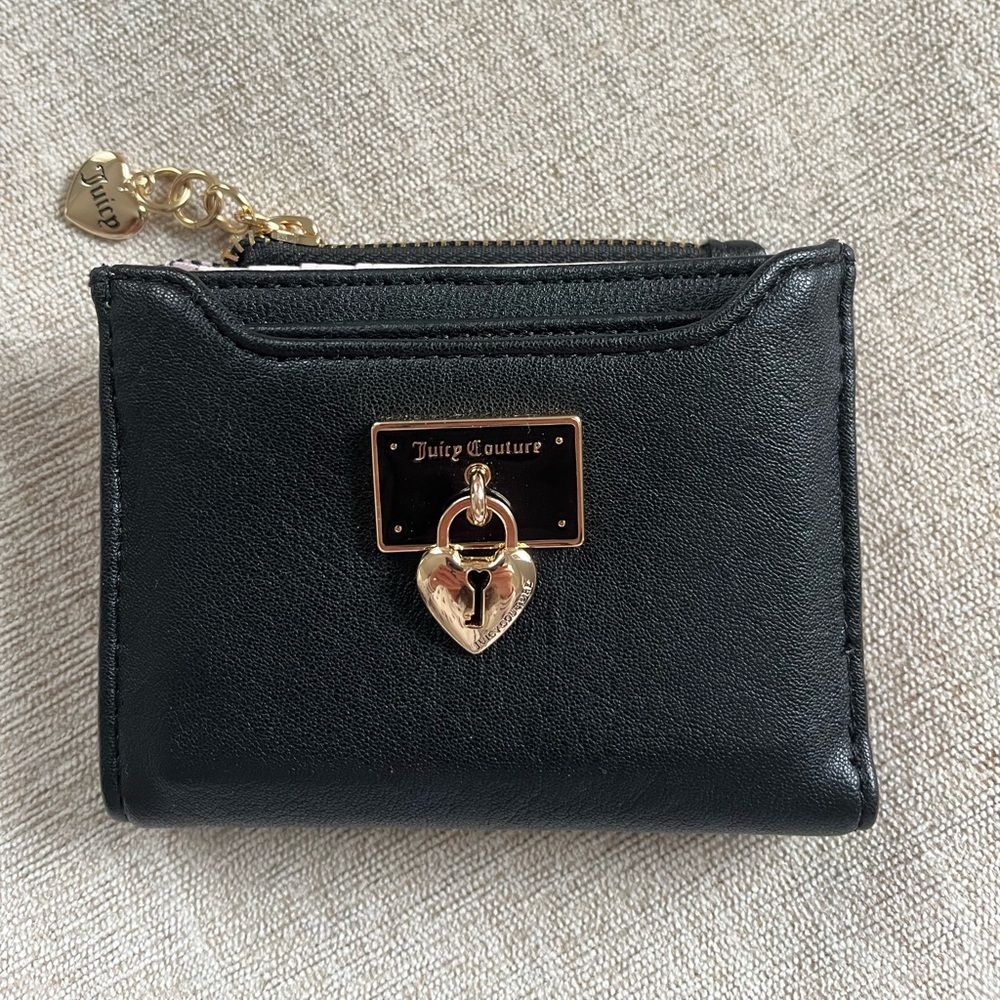 NWOT Juicy Couture Black Small Wallet with Heart Charm.